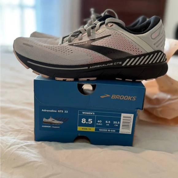 Brooks Gray Adrenaline WIDE - Picture 8 of 8